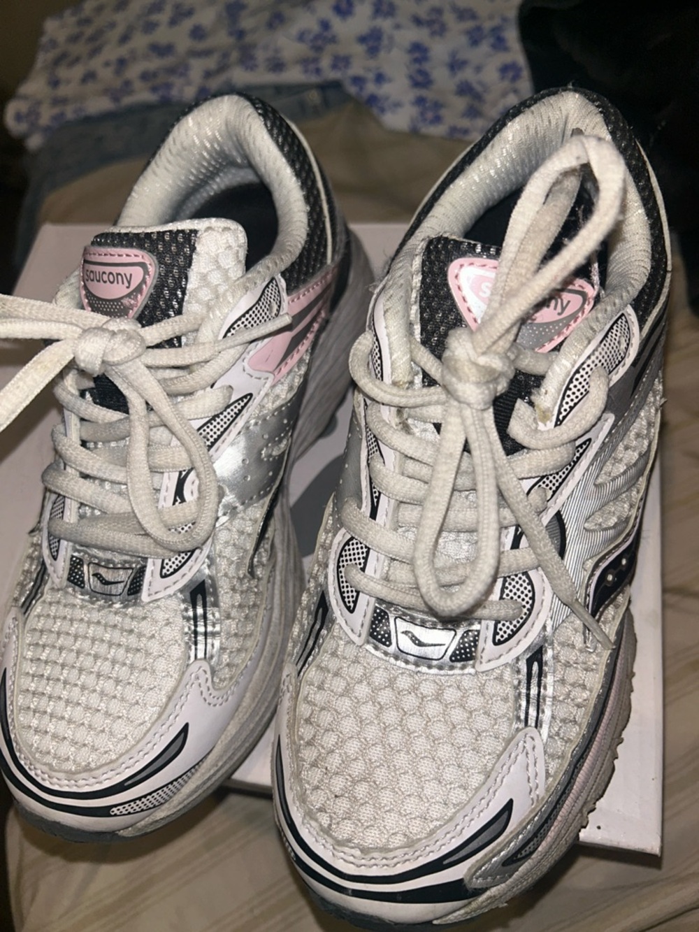 Saucony Women’s White and Light Pink Mesh Running Shoes